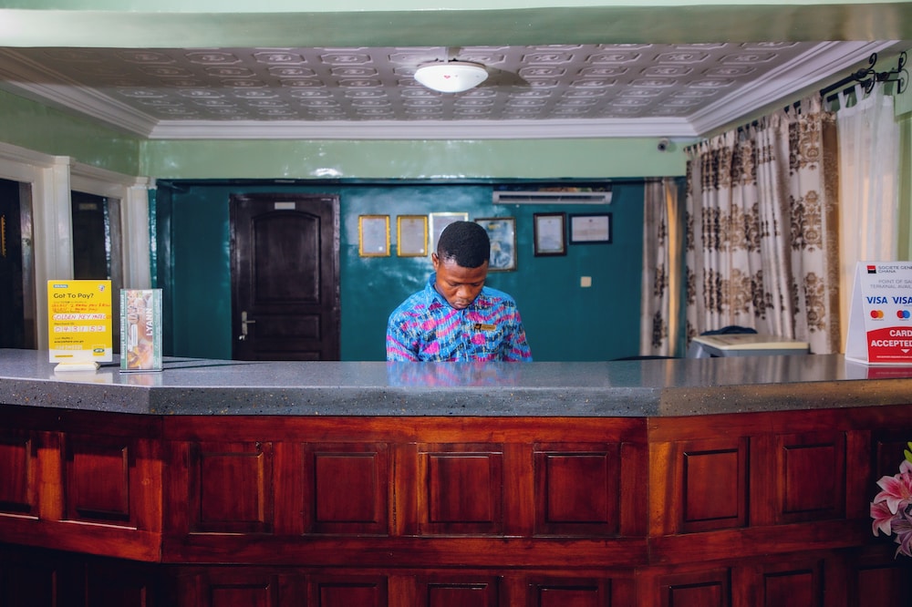 Golden Key Hotel 8/50