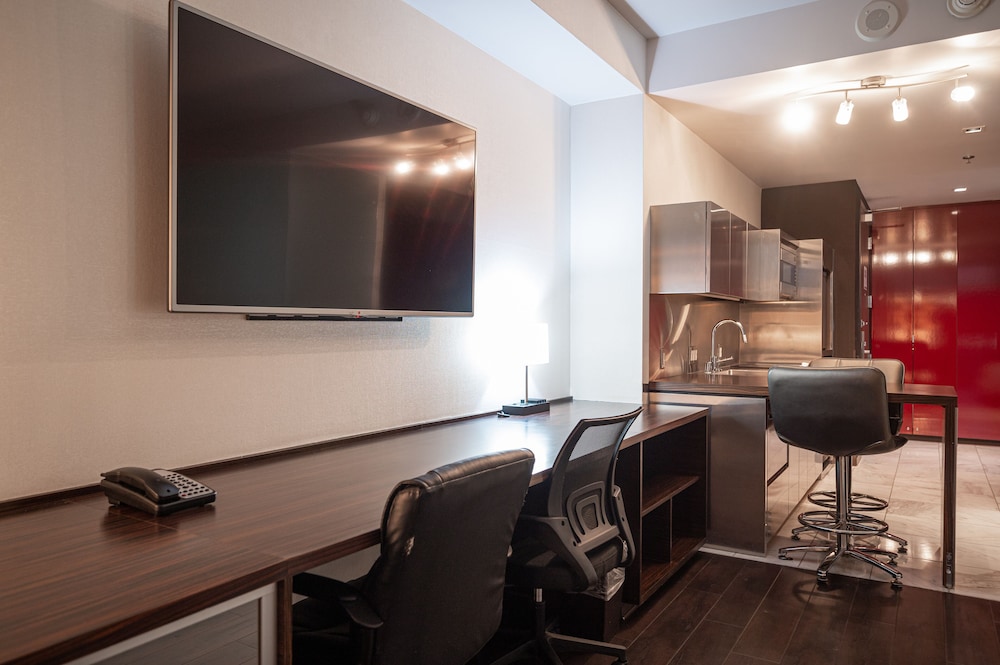 StripViewSuites at Palms Place 78/79