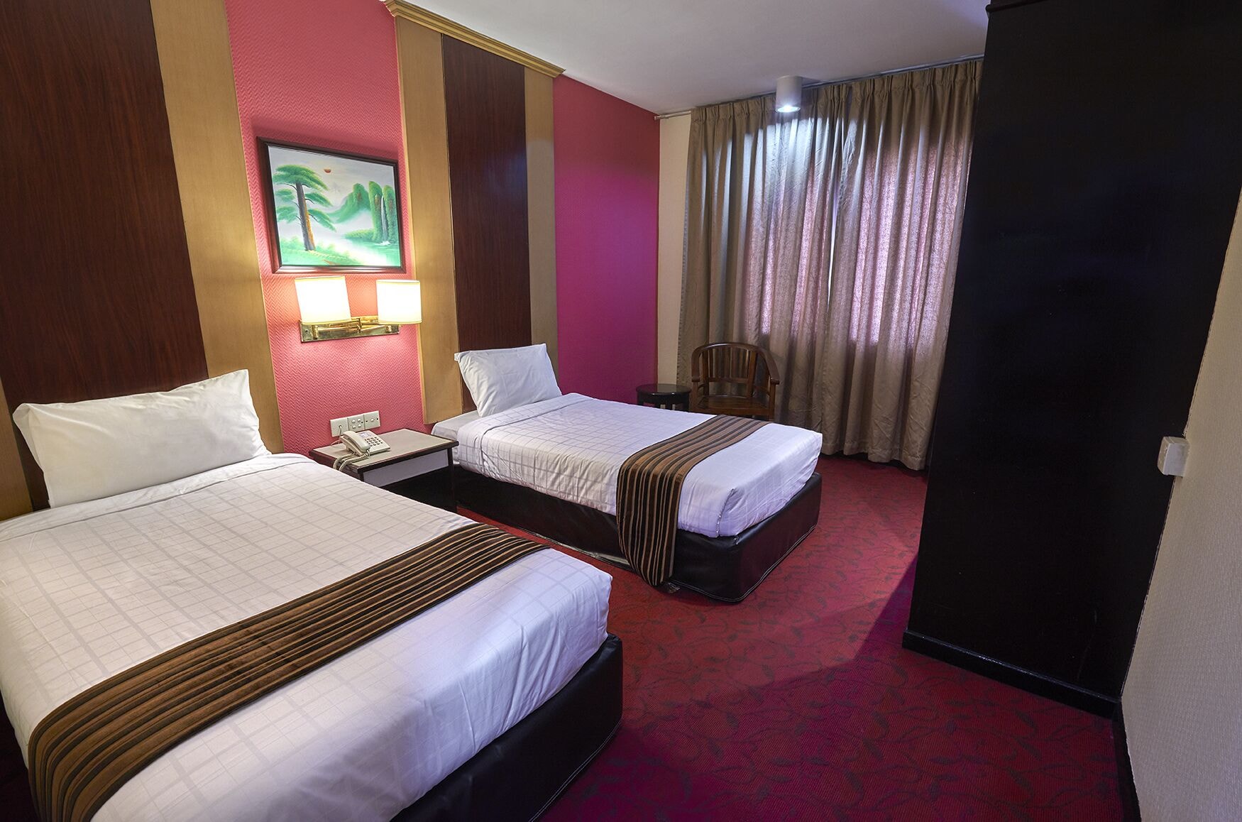 1 BEDROOM, SUPERIOR, TWIN BEDS