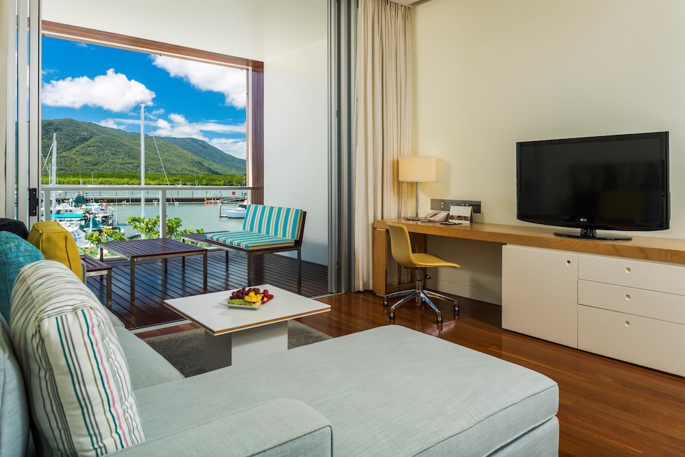 Shangri La the Marina Cairns 28/74