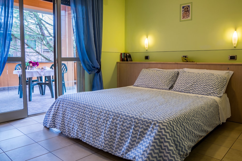 Hotel Cladan 18/63