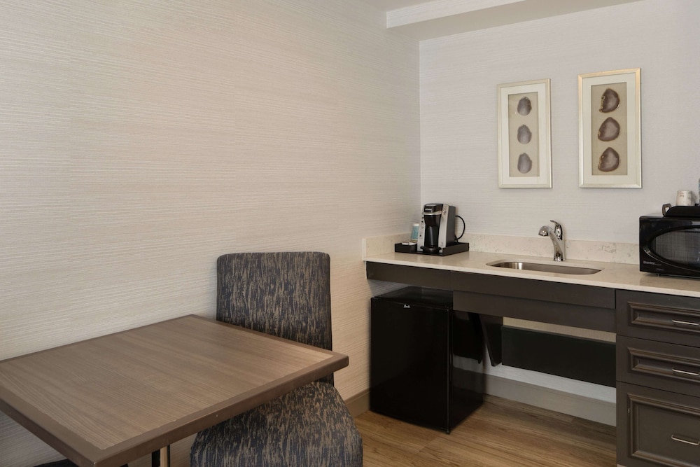 Hilton Garden Inn Freeport Downtown Me 9/62