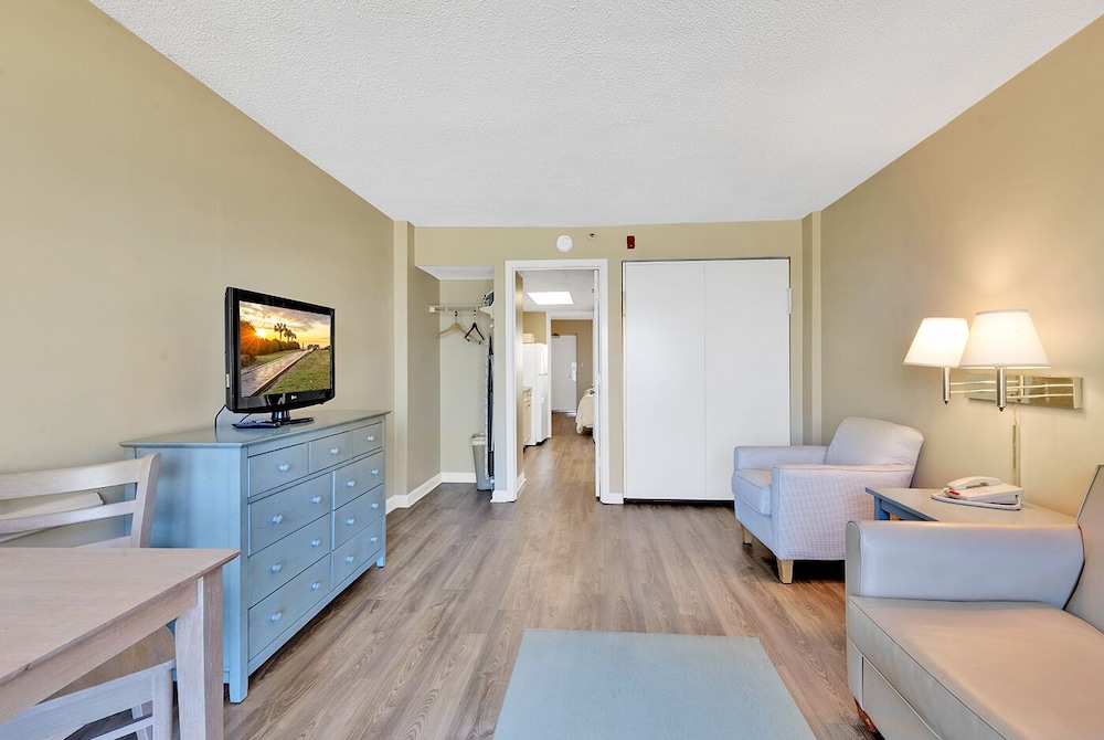 Windsurfer Hotel 23/49