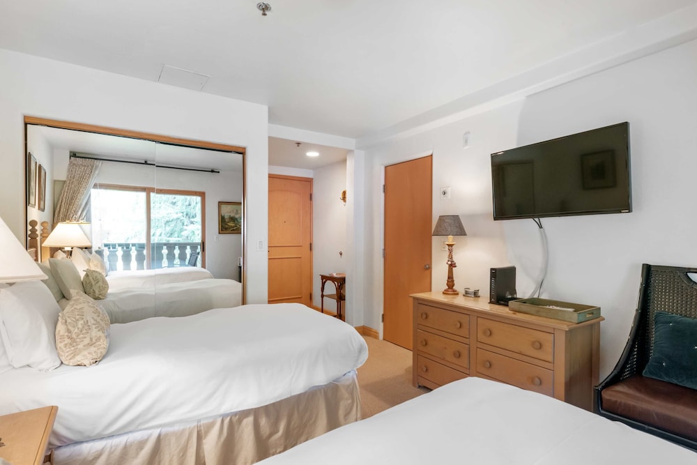 Bridge, Classic, Lodge, Twin Beds, Mountain View