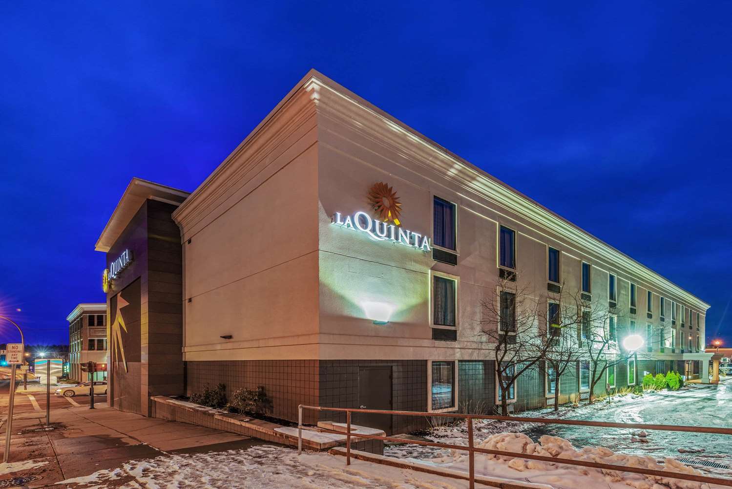 La Quinta Inn and Suites by Wyndham Jamestown 4/46