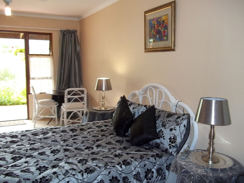 African Sun Guest House 20/36
