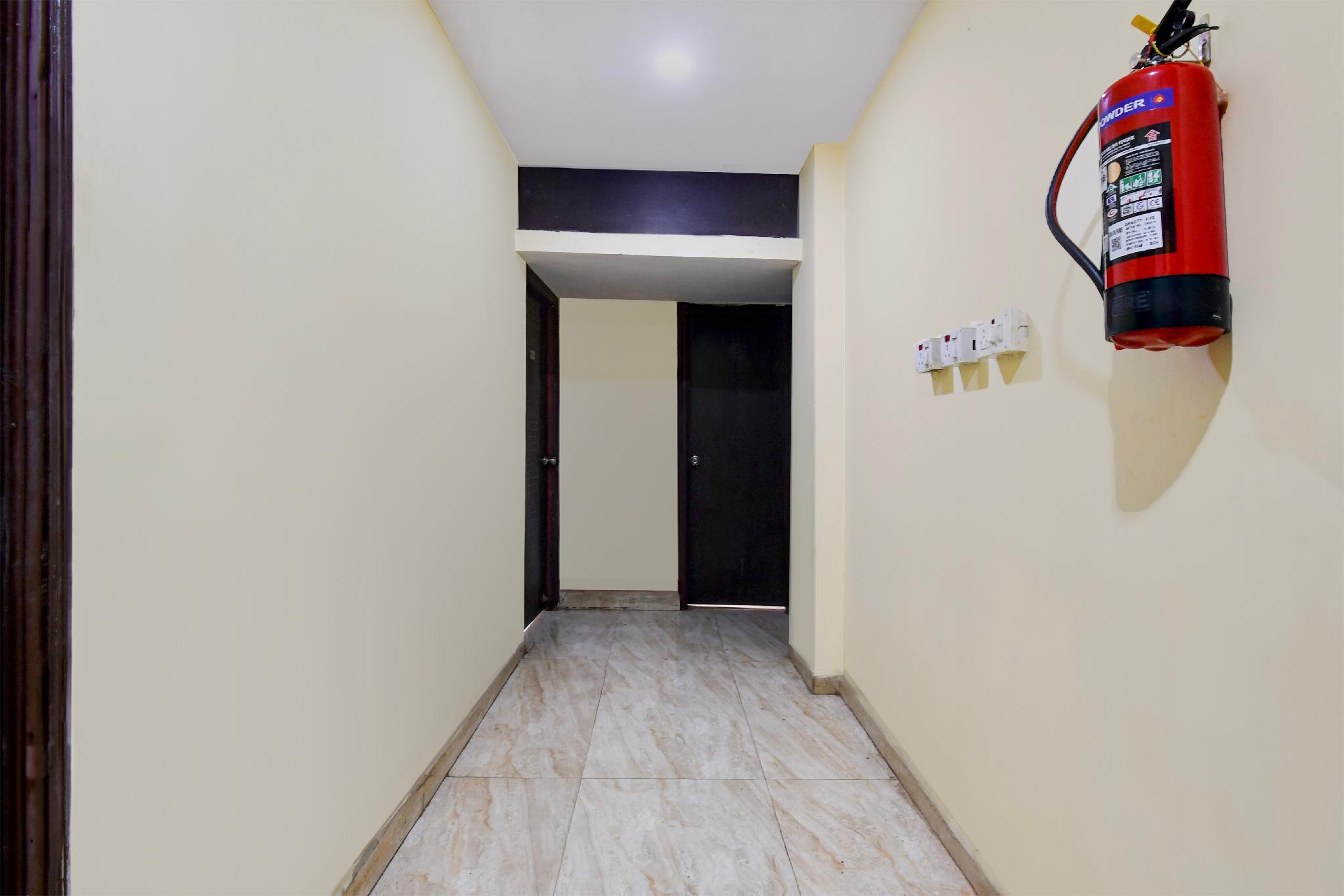 Oyo 8812 White Palace Hotel & Resort 44/56