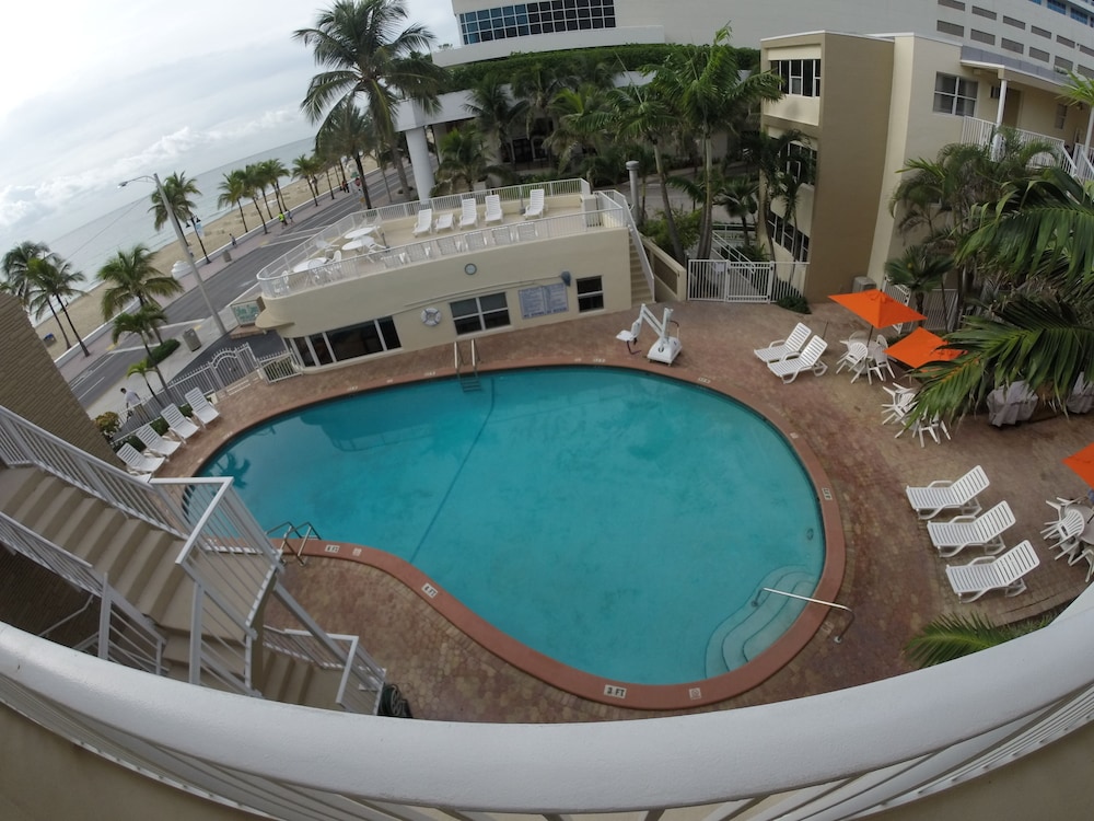 Silver Seas Beach Resort 2/67