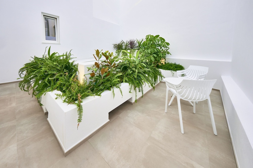 Hotel Leonor Conil 43/49