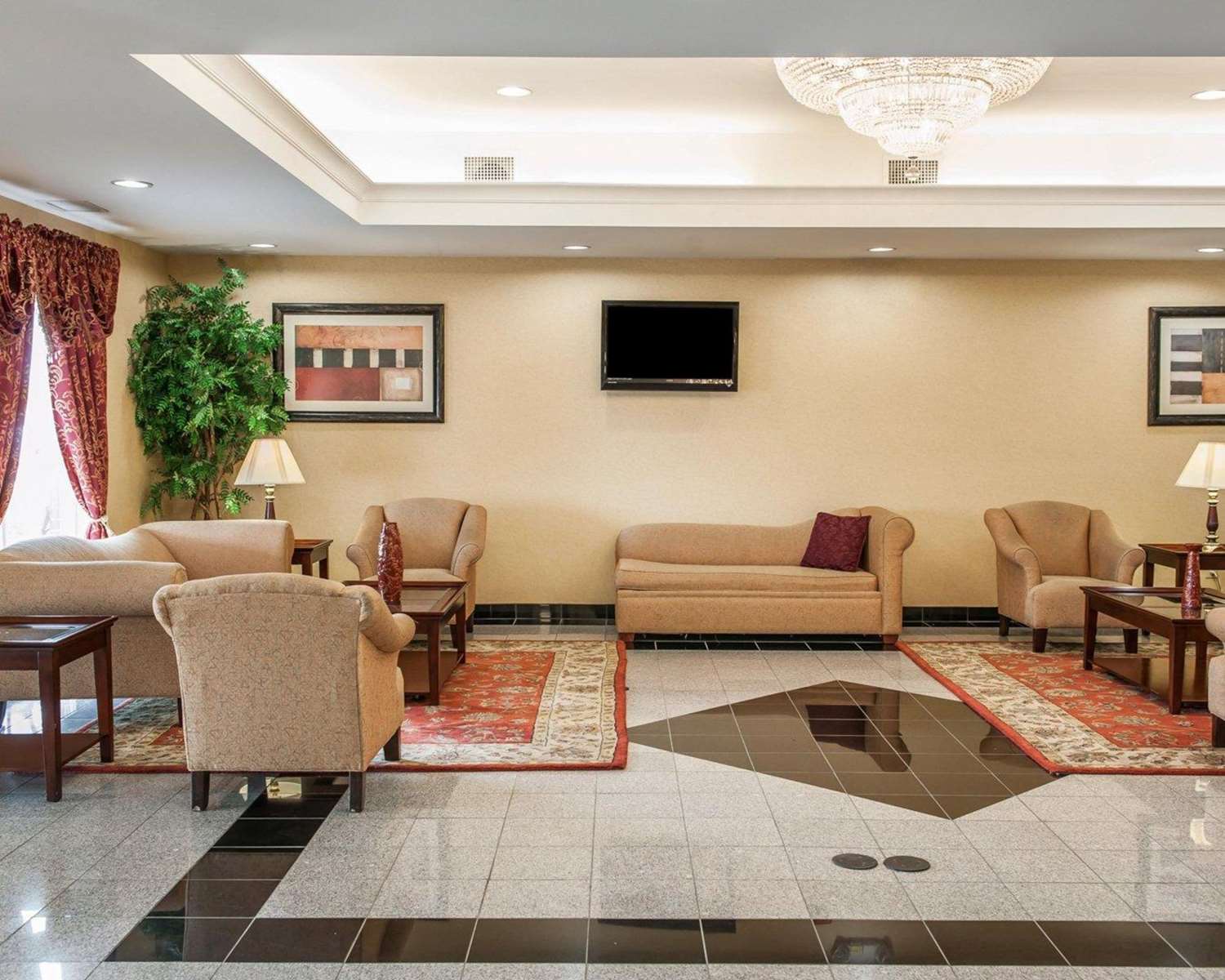 Comfort Suites near Indianapolis Airport 23/51