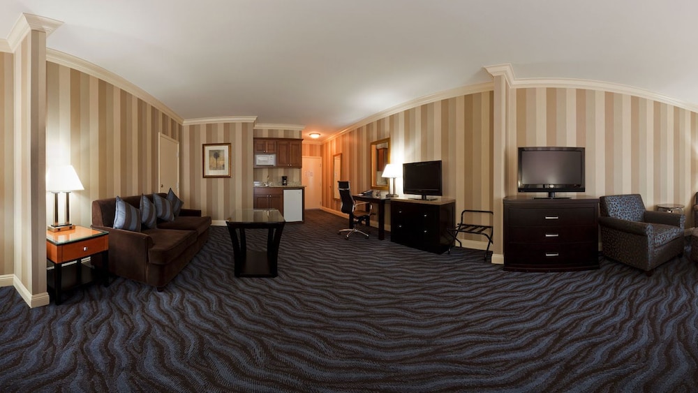 Holiday Inn Express Hotel Suites Santa Cruz 54/72