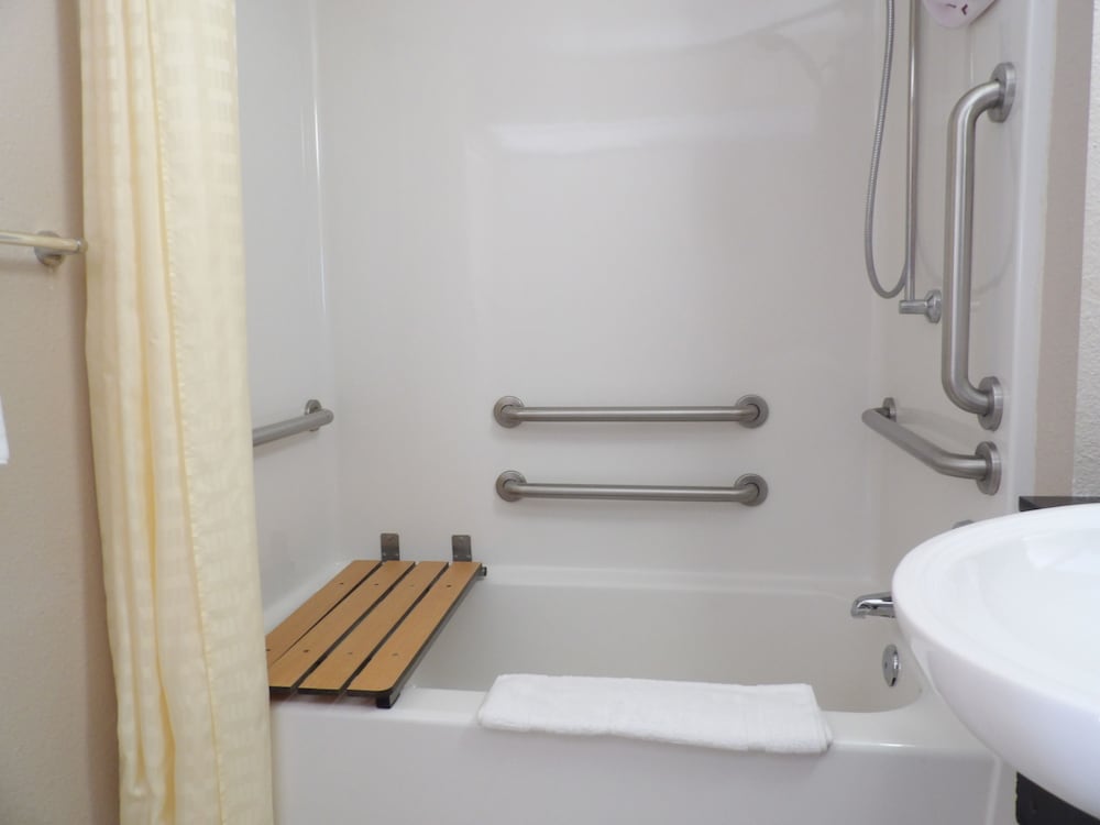 غرفة قياسية بسرير مزدوج لذوي الإعاقة، Econo Lodge Inn & Suites Yuma 3/3