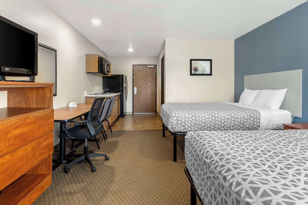 WoodSpring Suites Raleigh Garner 6/15