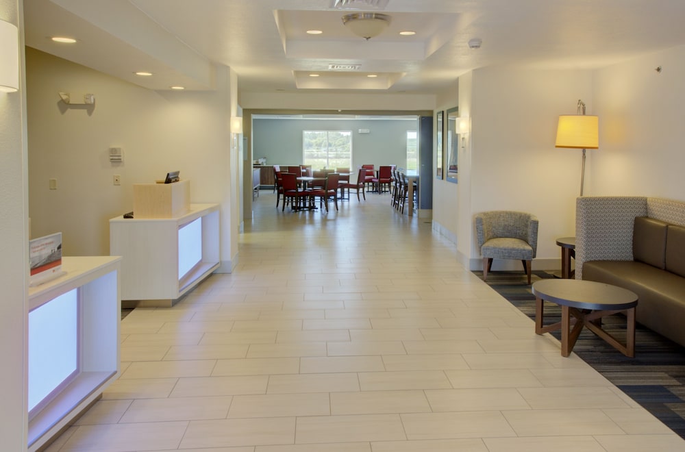 Holiday Inn Express Hotel Suites Le Mars 38/48