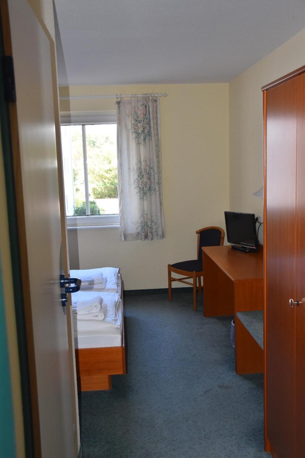 Arc Hotel 16/36