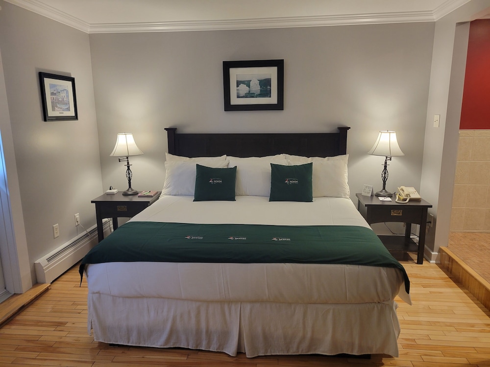 Grenfell Heritage Hotel & Suites 5/30
