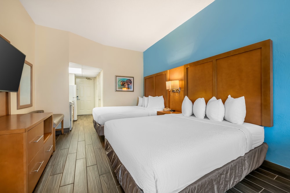 Tropical Winds Resort 15/50