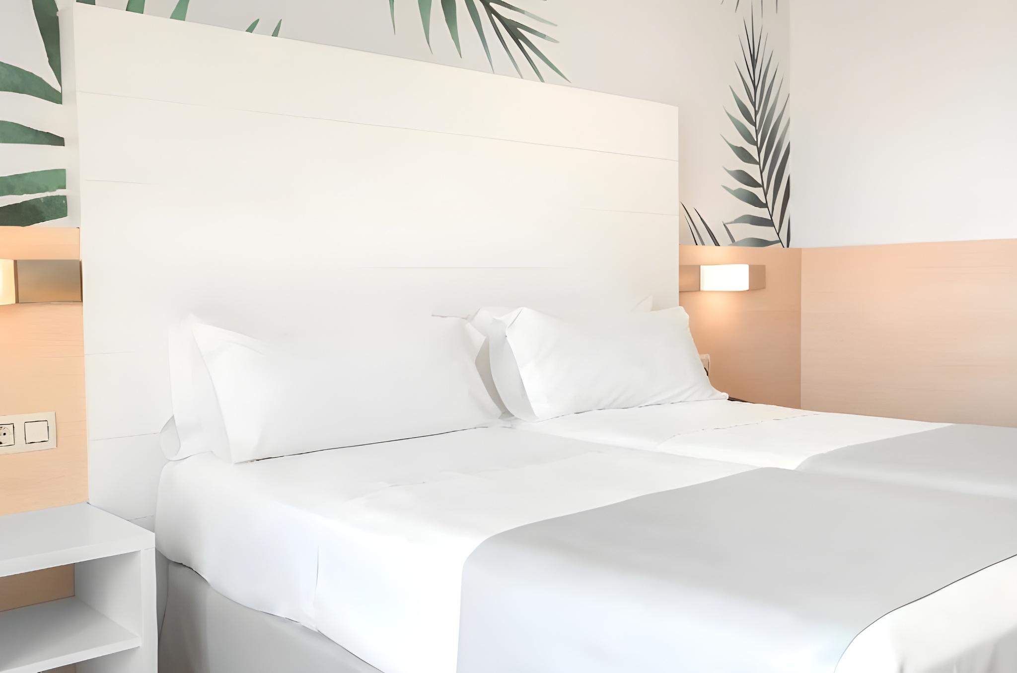 Room, Single, Double Bed, Pool or Sea View