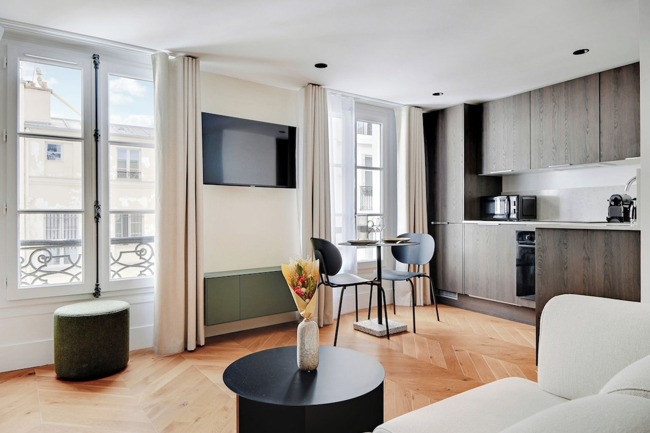 B48 Paris Haussmann 17/18