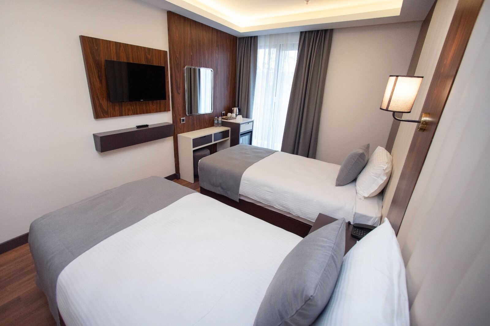BUSINESS, TWIN BEDS