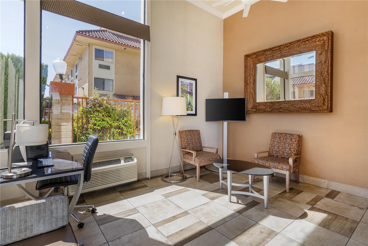 Best Western Plus Inn Of Hayward 38/40