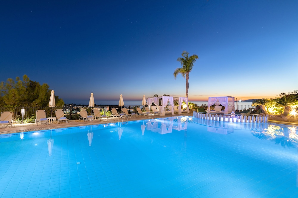 PEFKOS VIEW 39/50