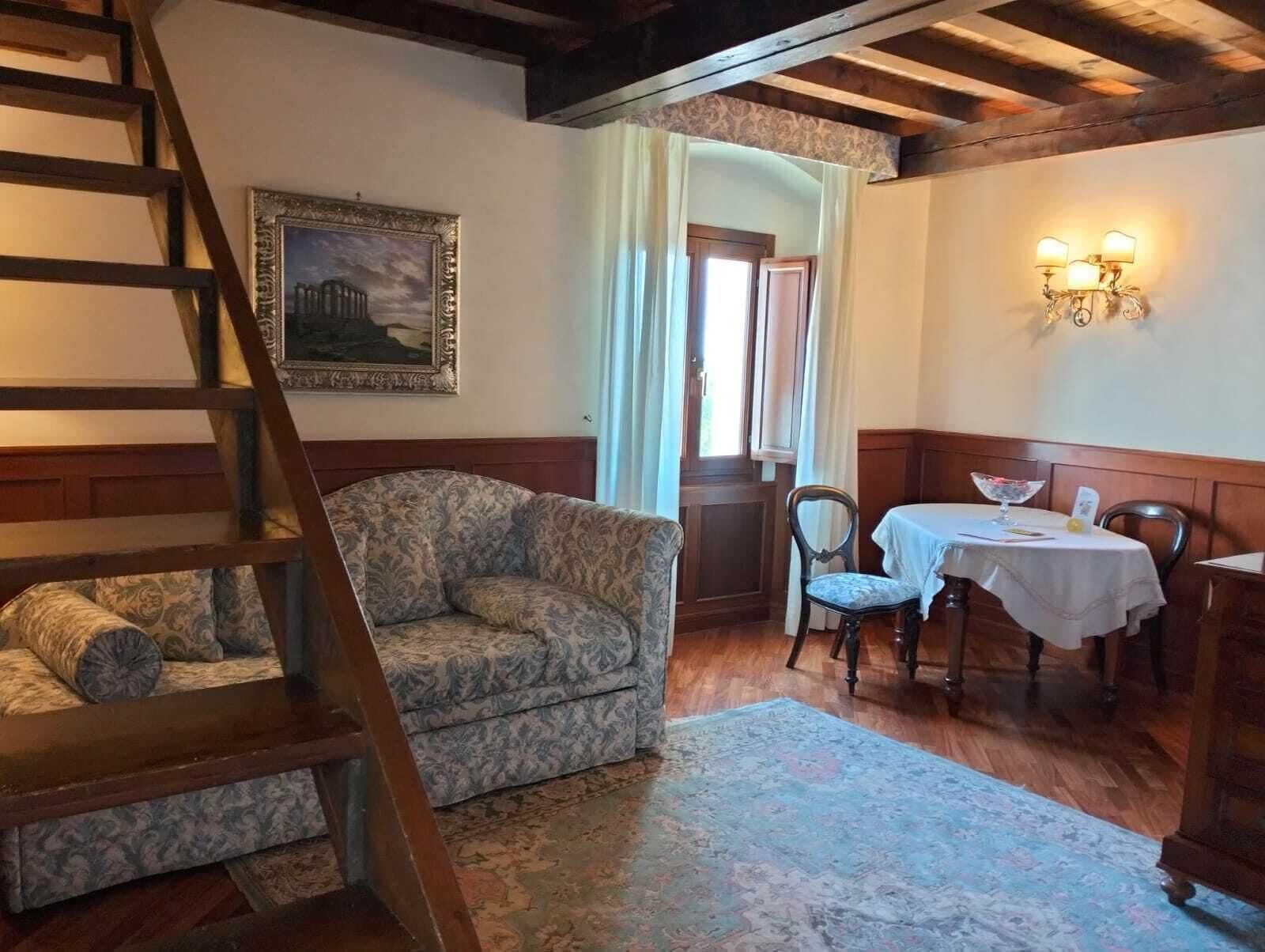 Duplex, Senior, Suite
