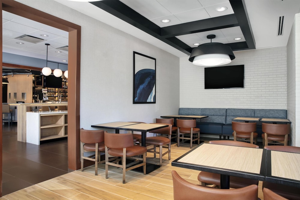 Hyatt Place Raleigh Cary 40/53