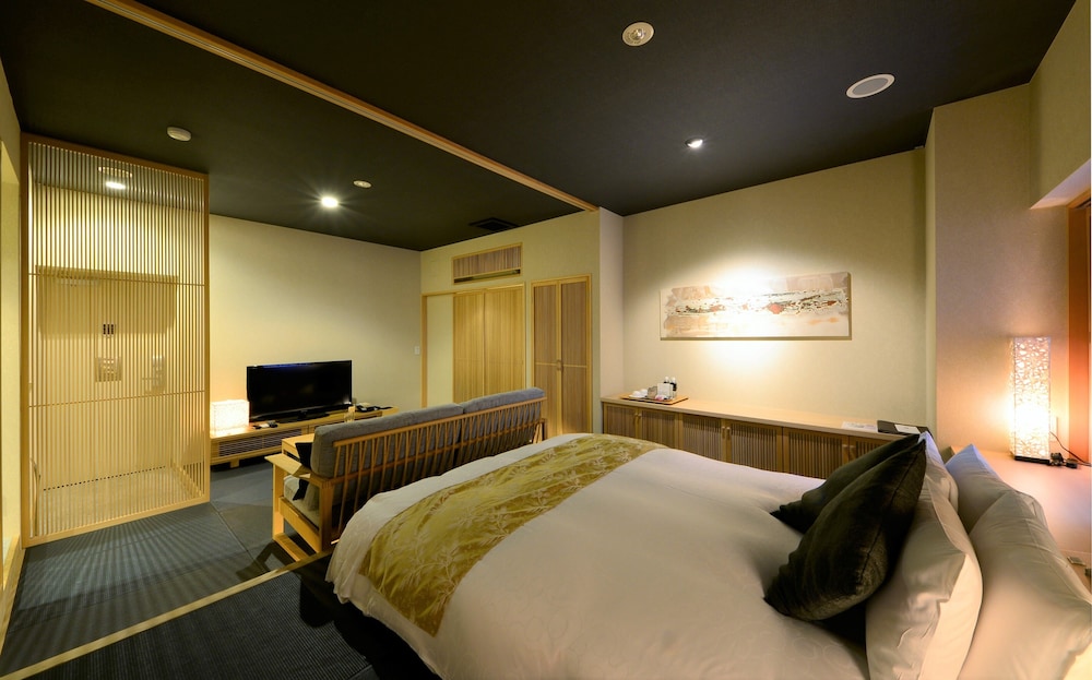 Roppongi Hotel S 9/75