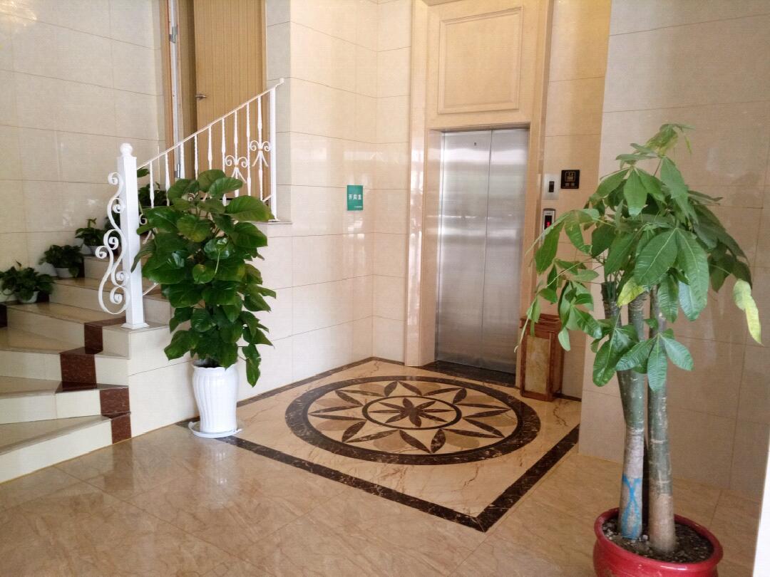 GreenTree Inn Wuxi Jiangyin Nanzha Town Express Hotel 11/23
