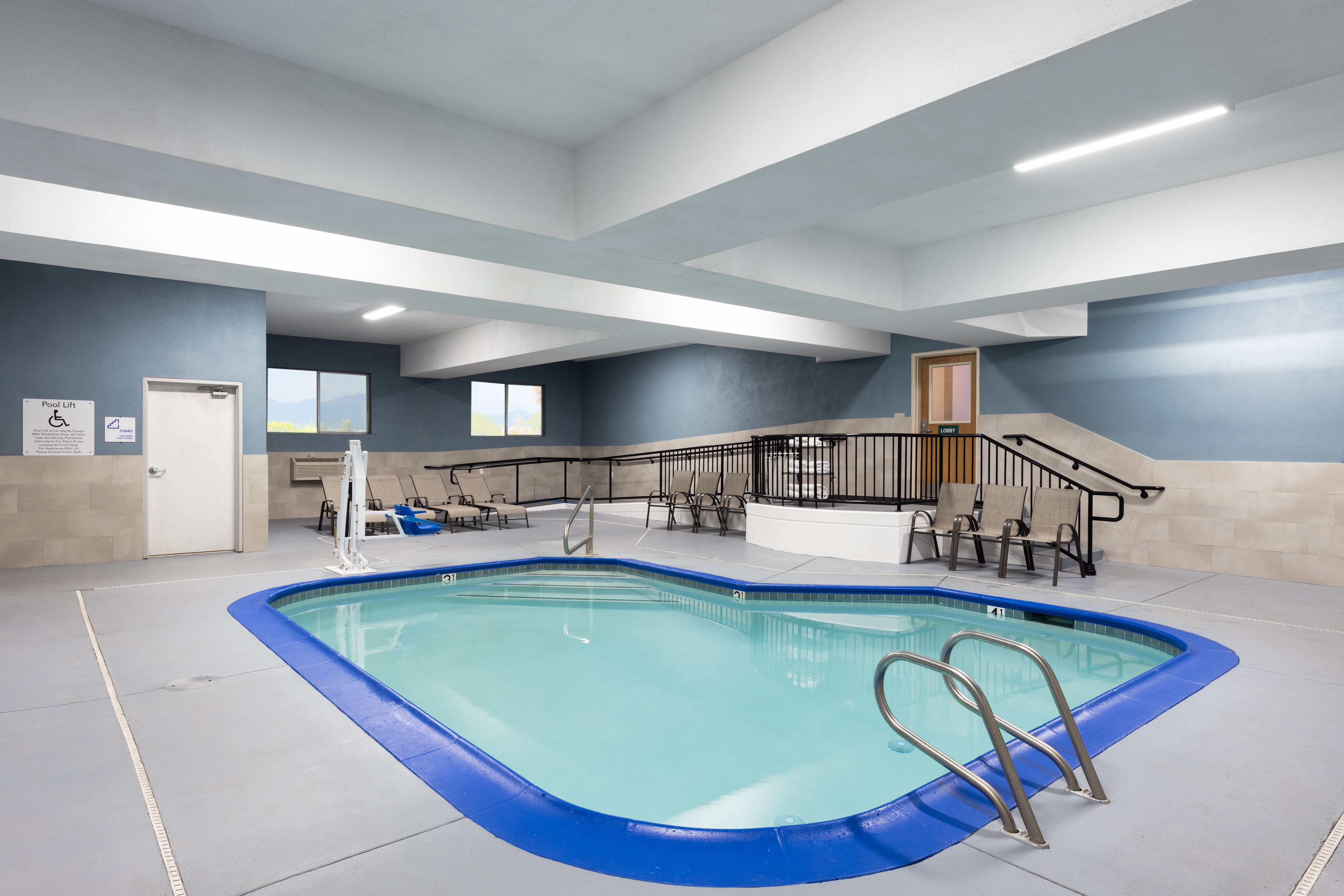 Holiday Inn Express Redding North by IHG 15/25