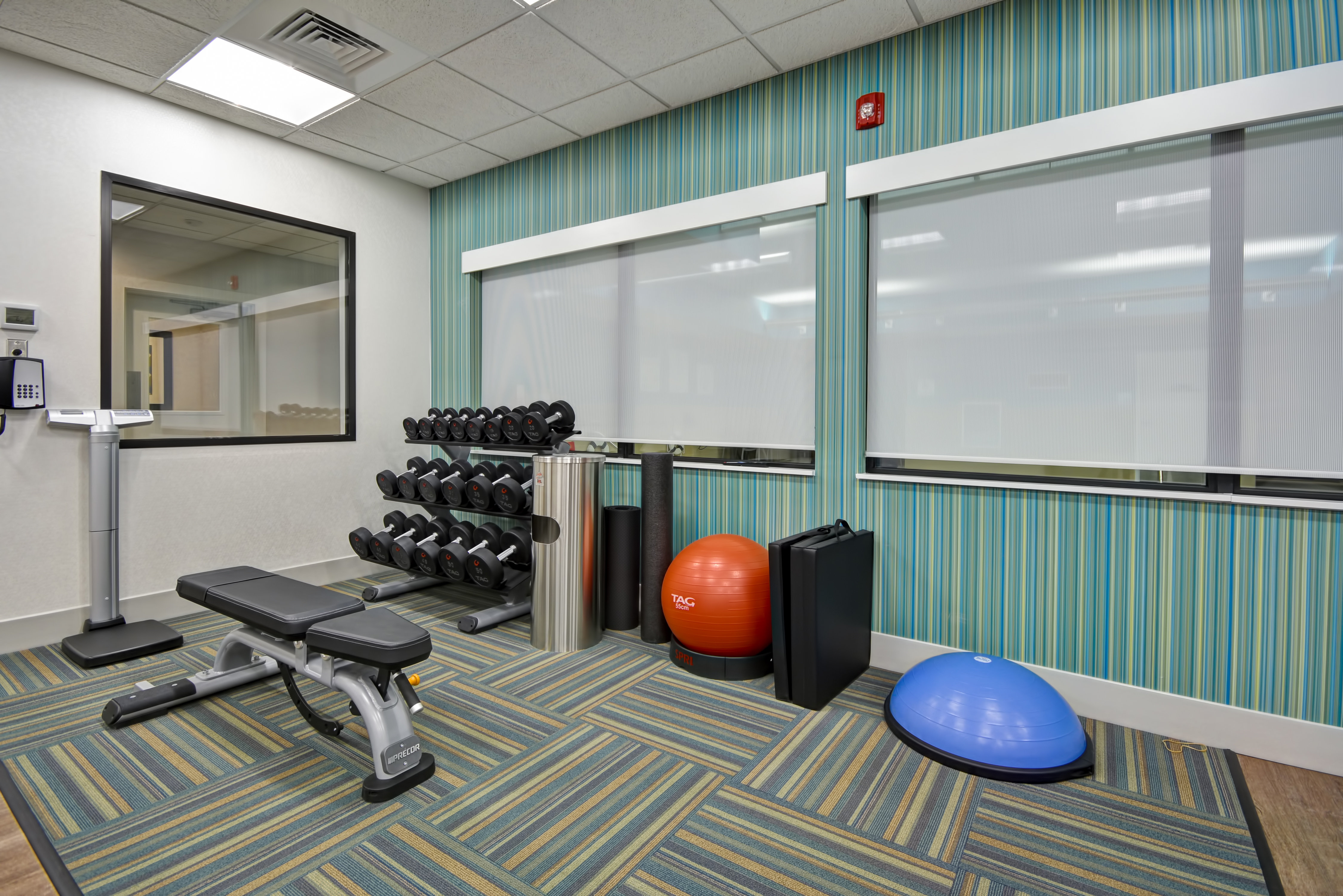 HOLIDAY INN EXPRESS EVANSVILLE 33/61