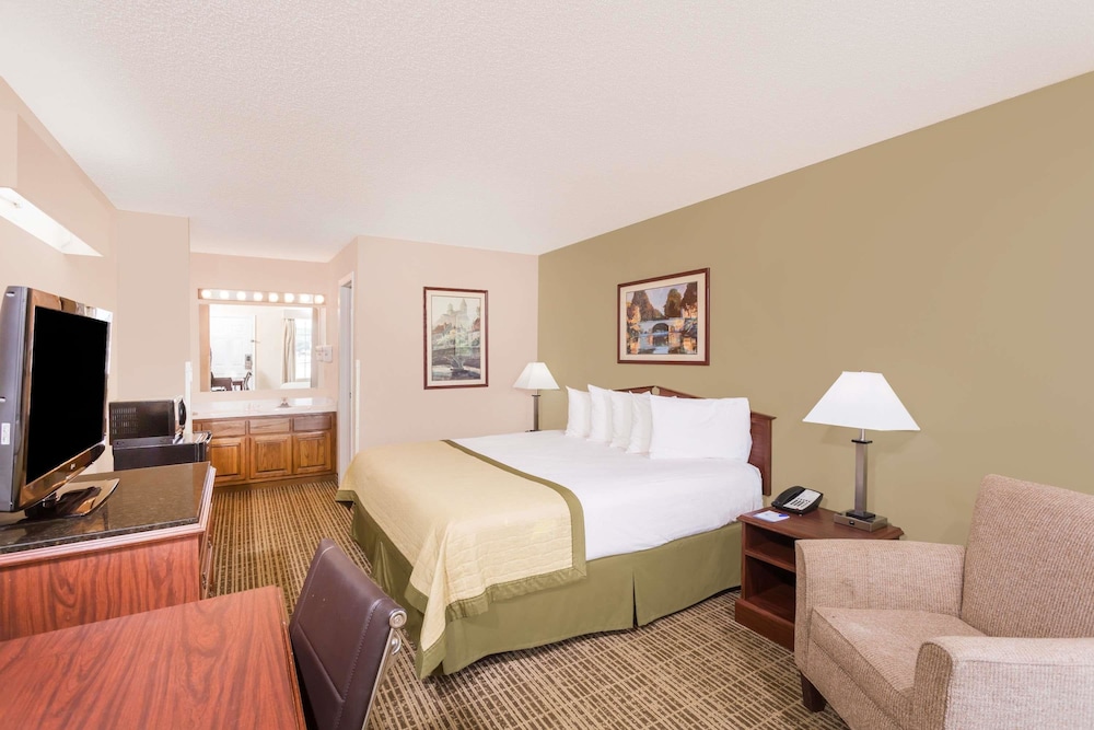 Baymont By Wyndham Albany At Albany Mall 9/22