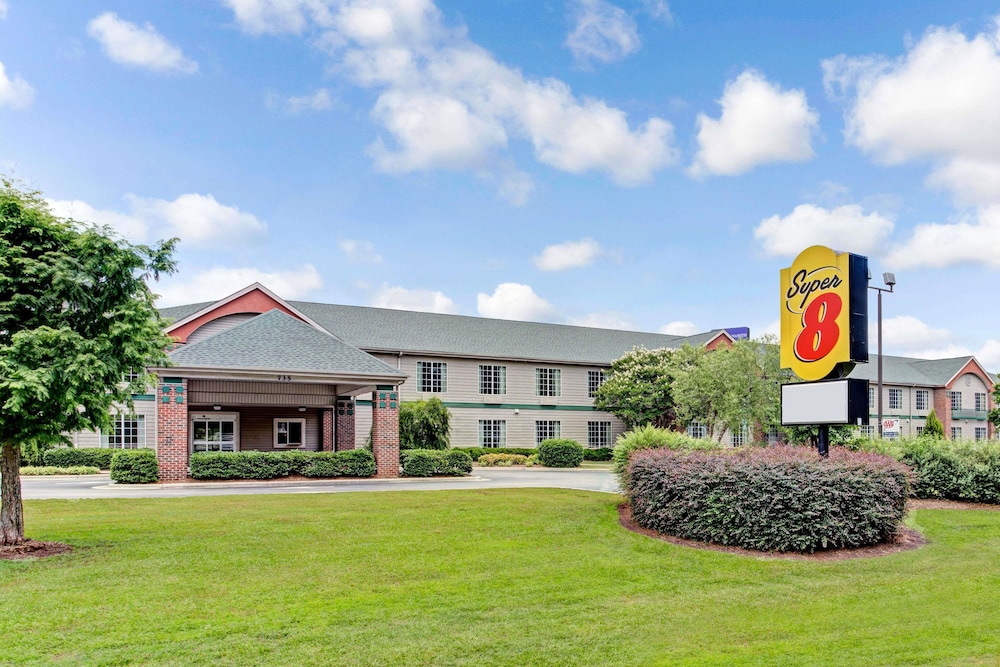 Super 8 by Wyndham Smithfield/Selma 45/50