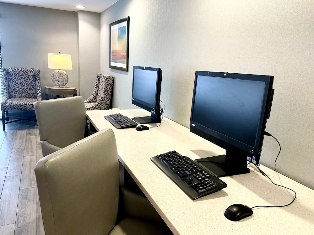 Best Western Plus Alexandria / Fort Belvoir 34/40