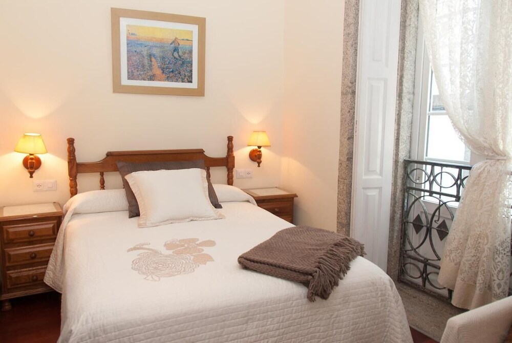 Linares Rooms Santiago 33/66