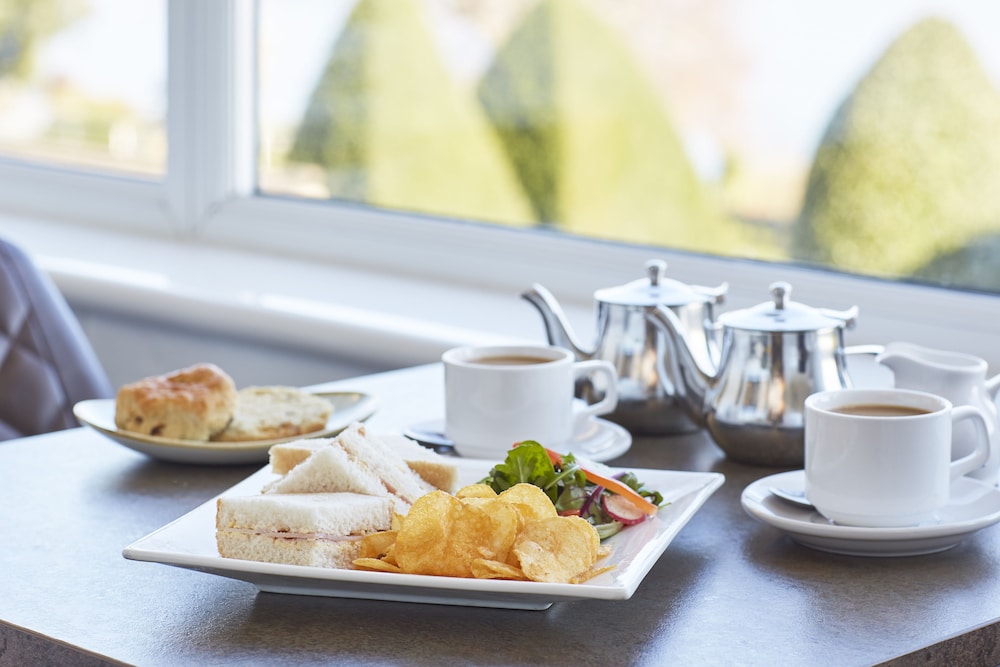 Luccombe Hall Hotel 59/75
