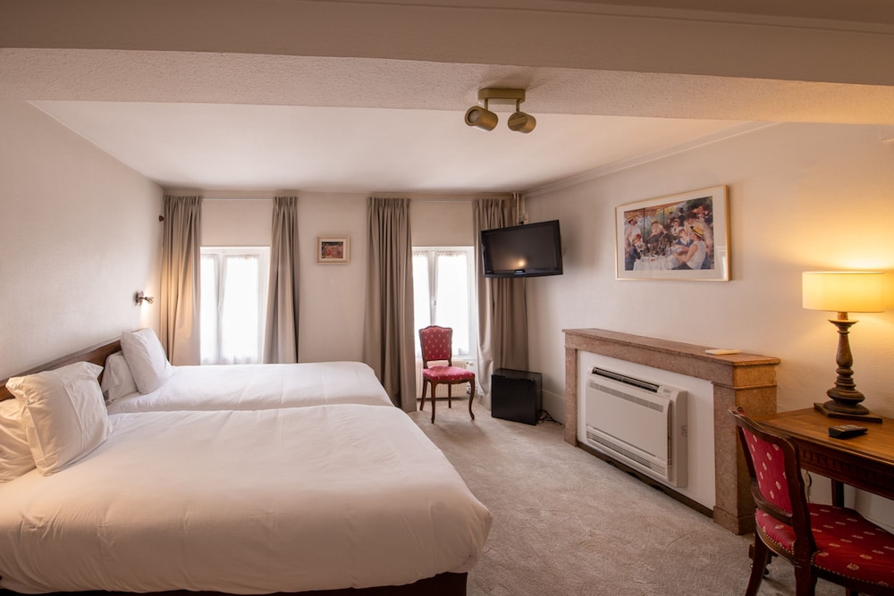 SUPERIOR, DOUBLE OR TWIN BED
