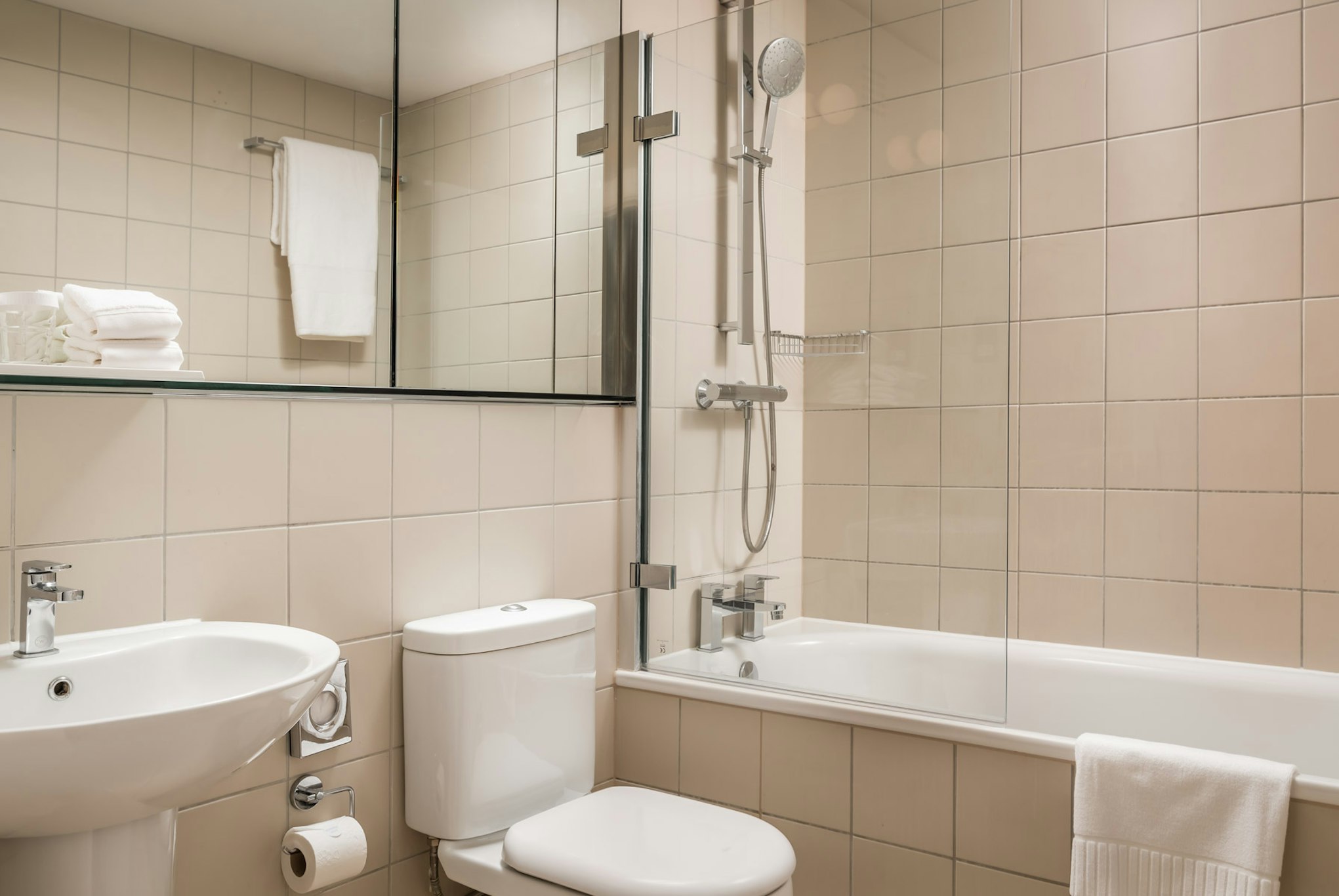 Monarch House - Serviced Apartments - Kensington 33/36