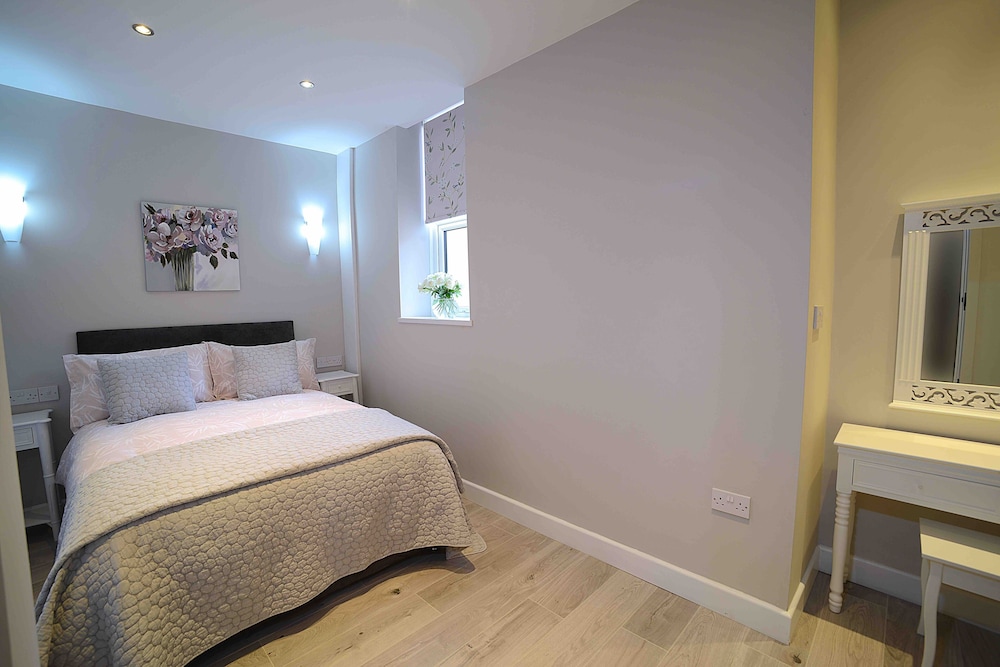 Twelve Self Serviced Apartments 13/50