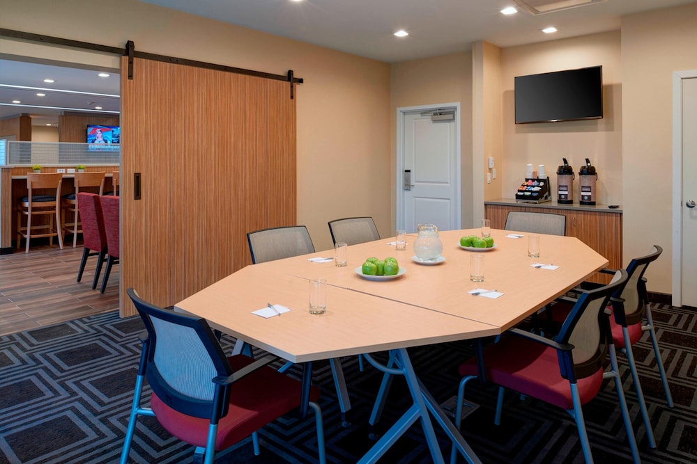 Towneplace Suites By Marriott Grand Rapids Airport 35/36