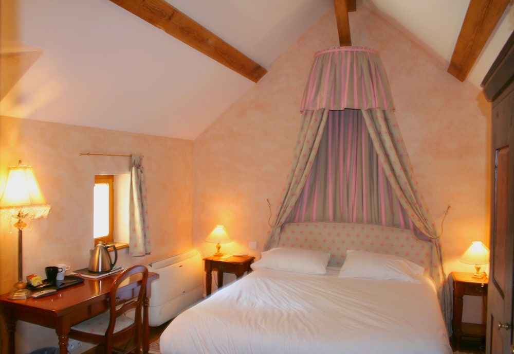 Chateau de Challanges 10/70