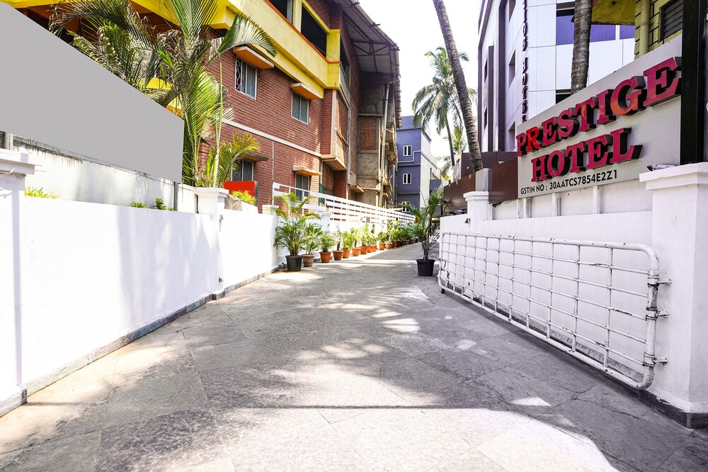 Prestige Hotel 48/50