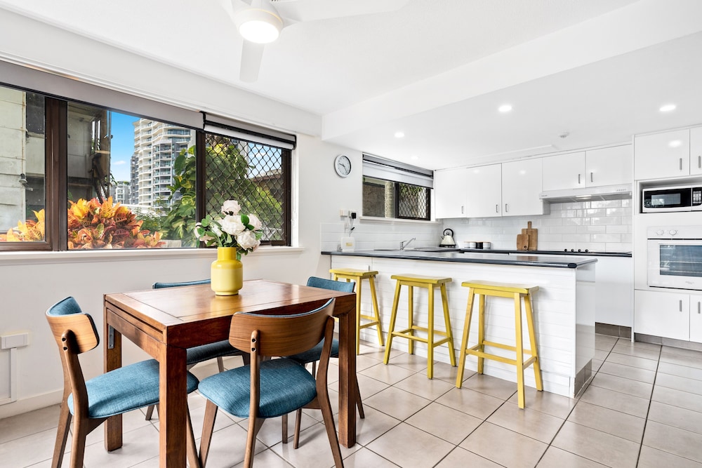 WINDWARD APARTMENTS 62/81
