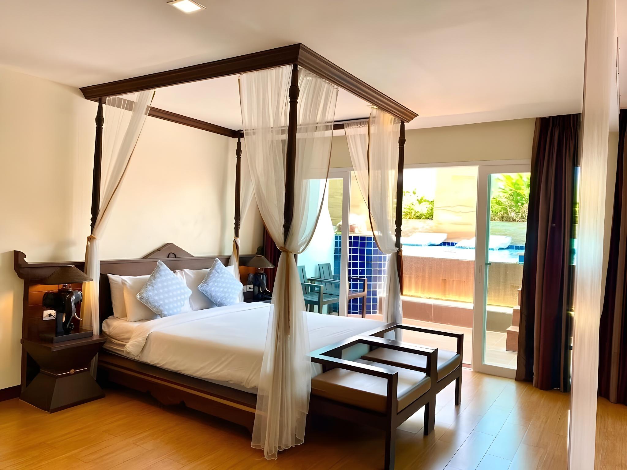 Heritage, Luxury, Suite, Pool Access