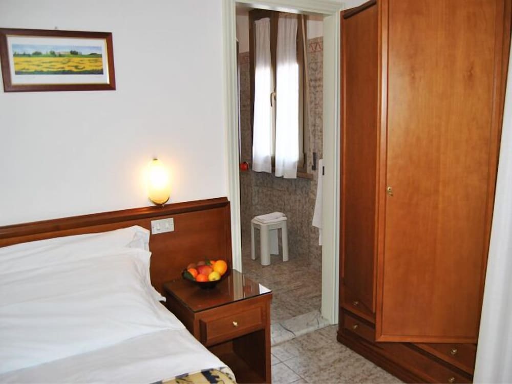 Hotel Santorotto 13/42
