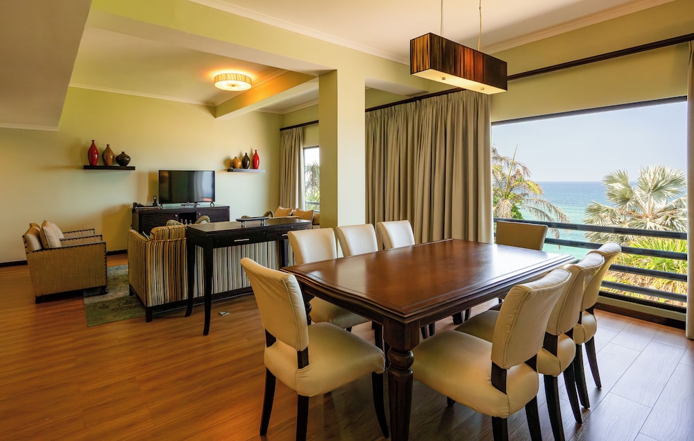 Sea Cliff Village 40/50