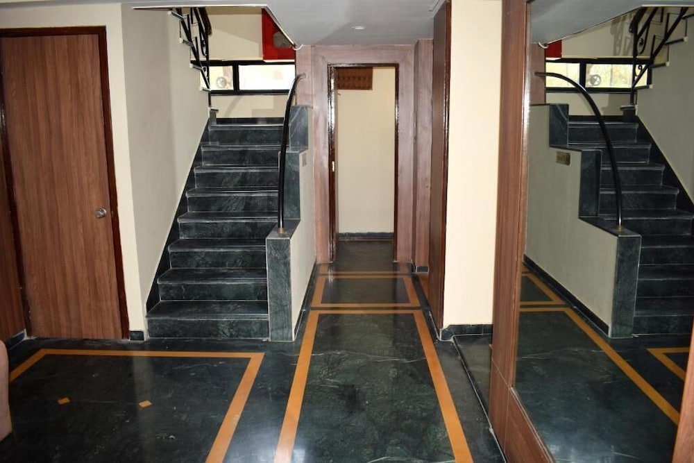 SRTC Hotel Aspire 16/28