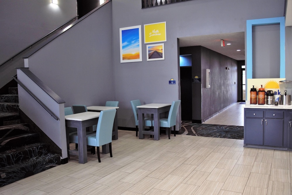Days Inn by Wyndham Montgomery 27/29