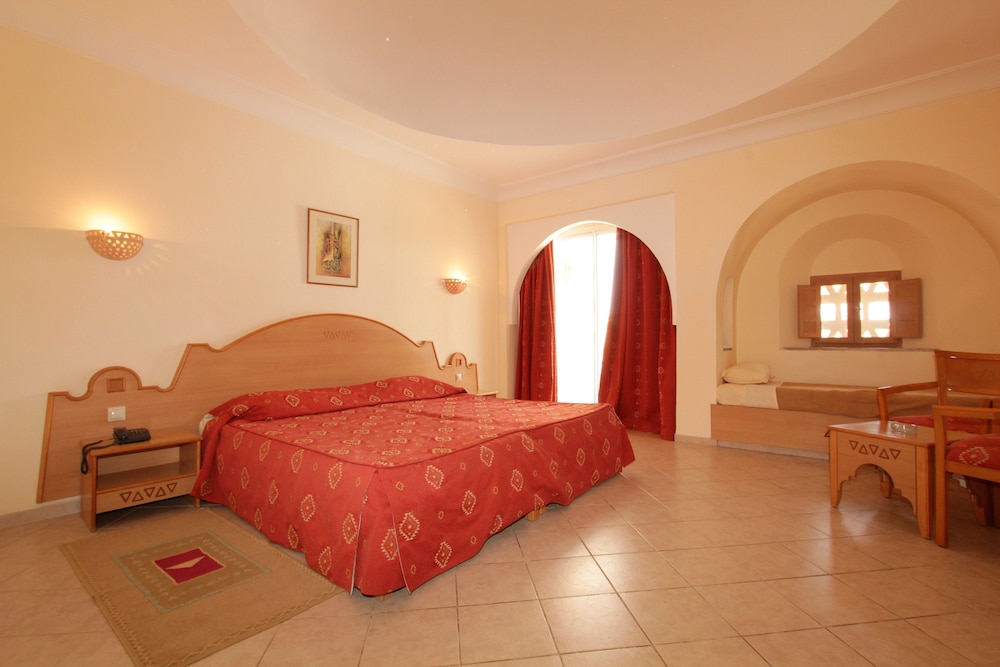 ZITA BEACH RESORT 9/50